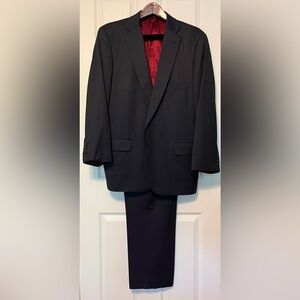 Tom James, Men’s Custom made wool suit, fits 2XL-XL